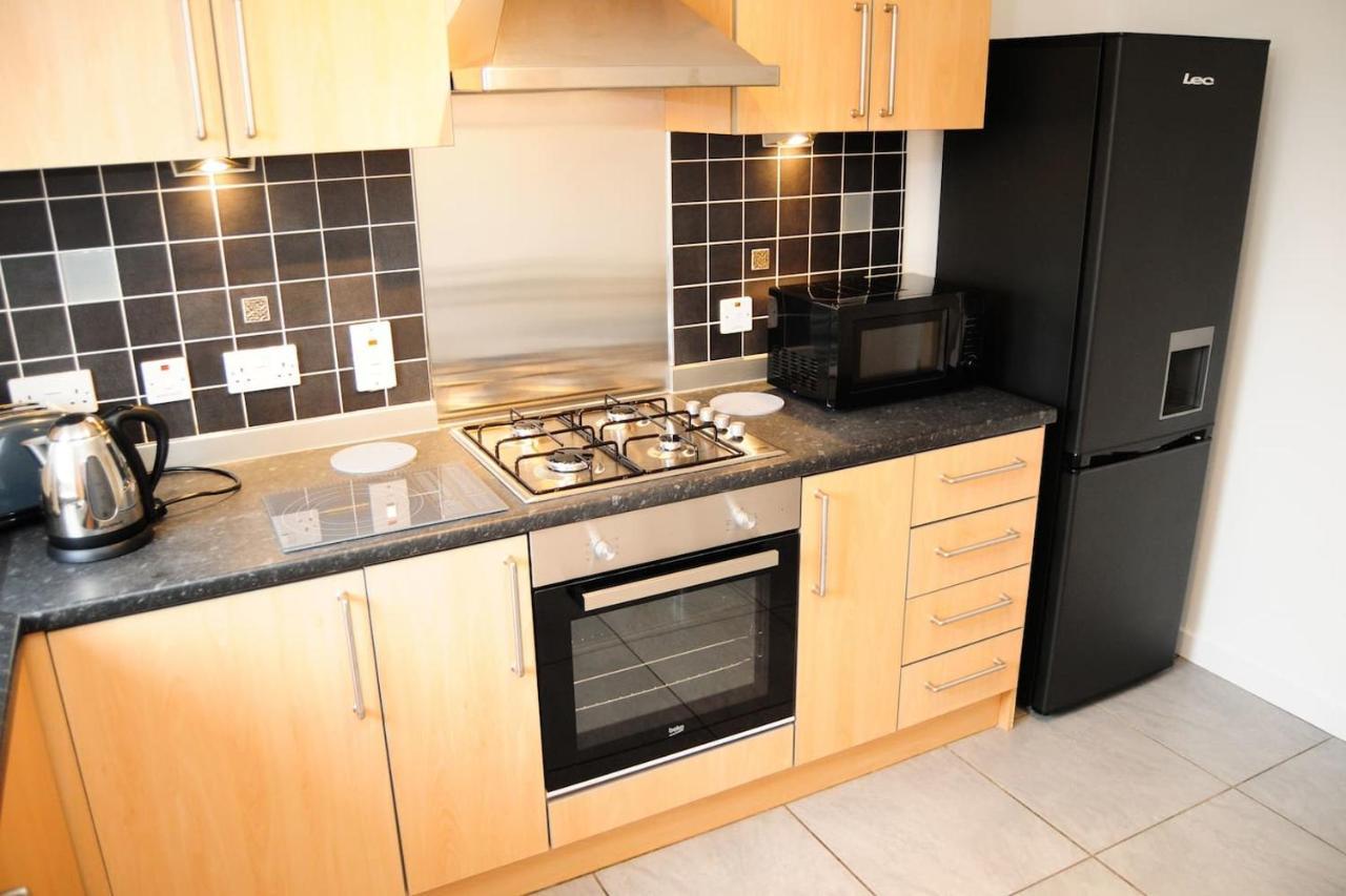 New Glasgow Family Home - Private Parking ภายนอก รูปภาพ