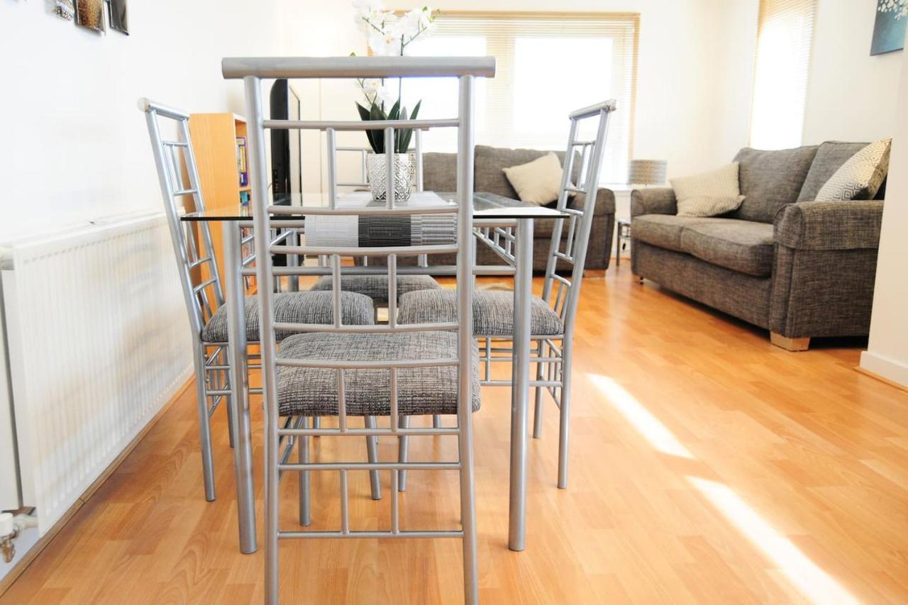 New Glasgow Family Home - Private Parking ภายนอก รูปภาพ