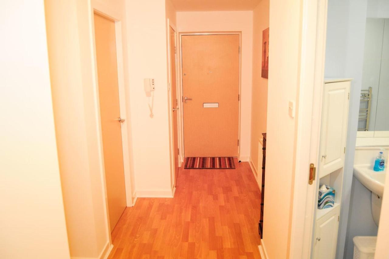 New Glasgow Family Home - Private Parking ภายนอก รูปภาพ