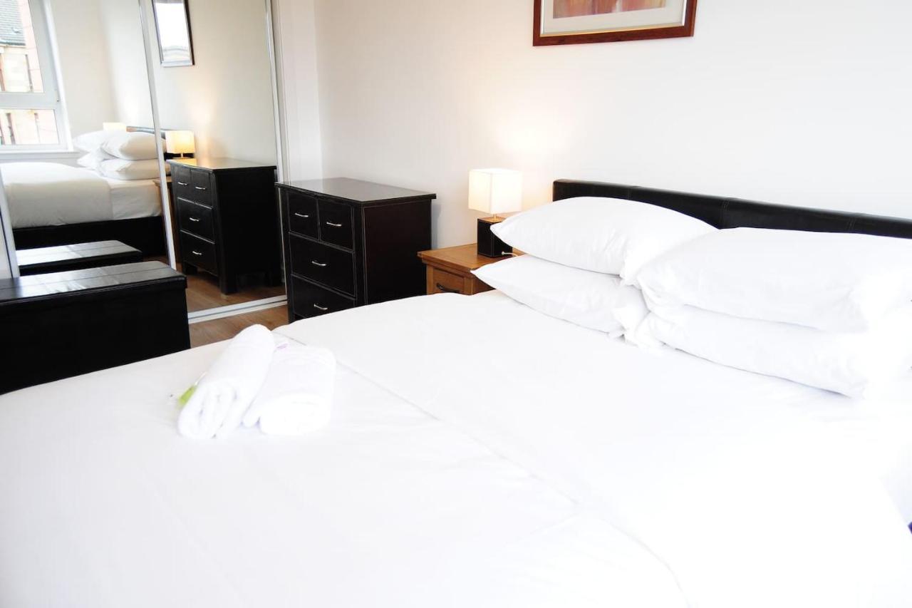New Glasgow Family Home - Private Parking ภายนอก รูปภาพ