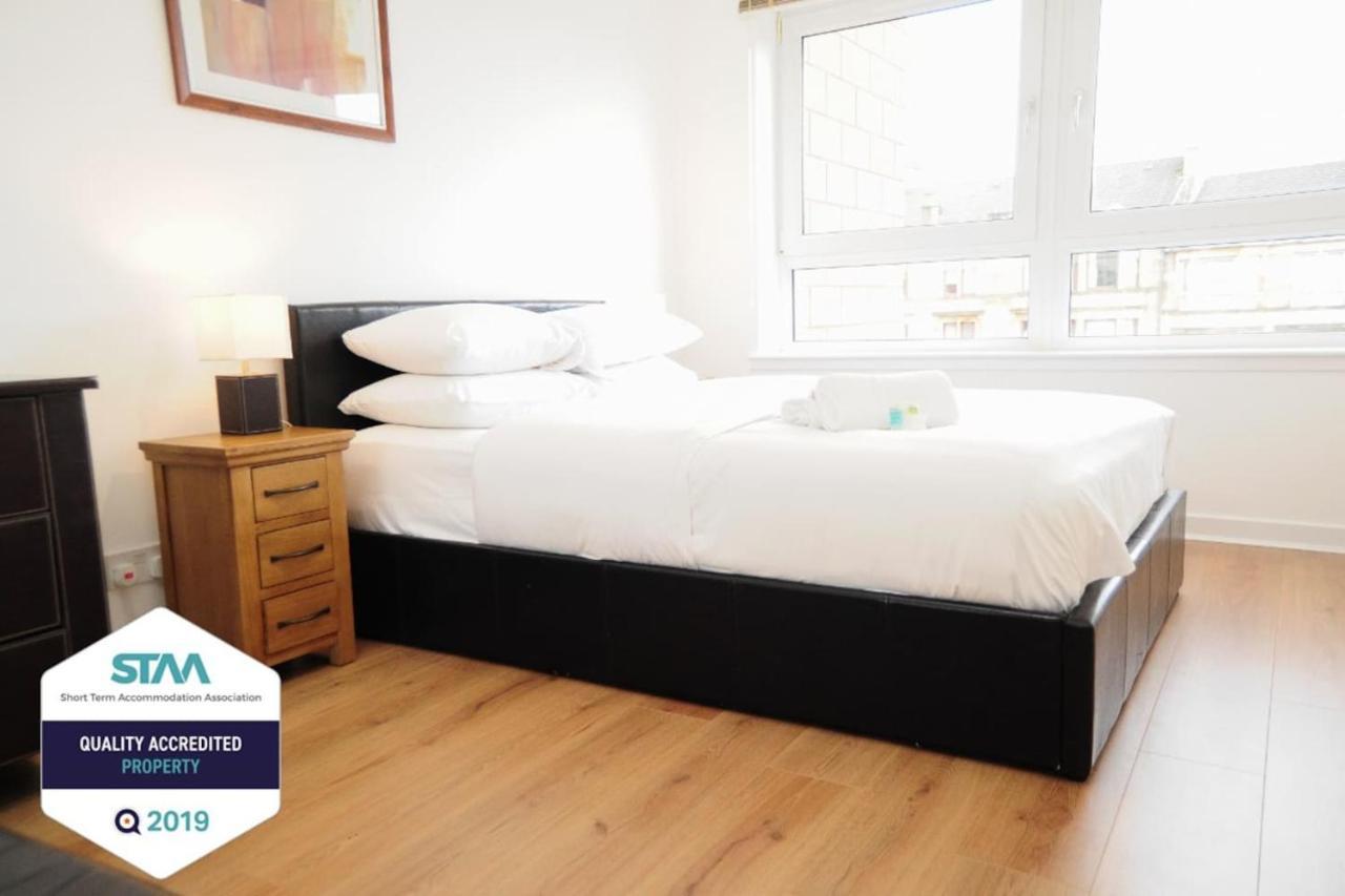 New Glasgow Family Home - Private Parking ภายนอก รูปภาพ