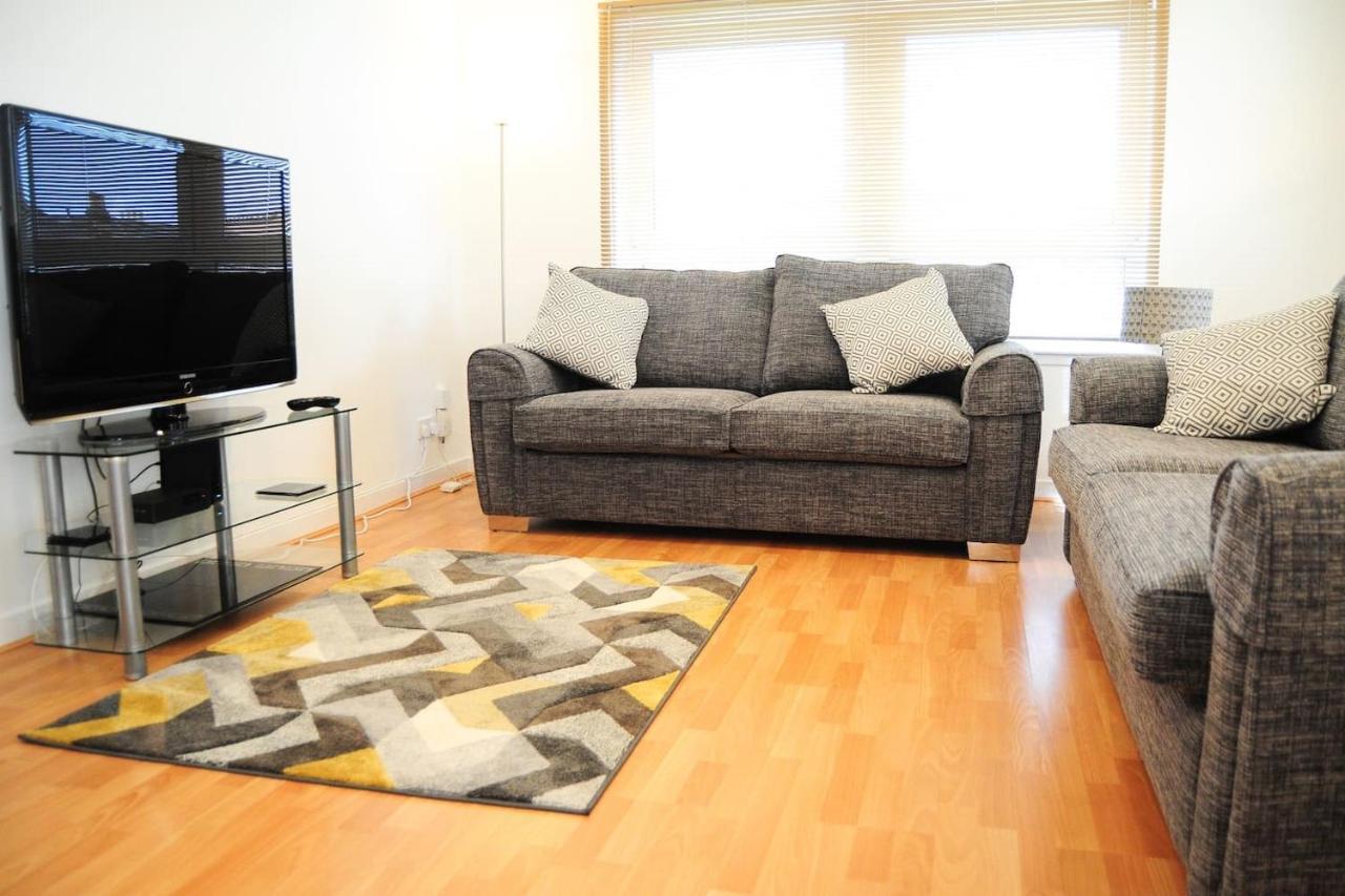 New Glasgow Family Home - Private Parking ภายนอก รูปภาพ